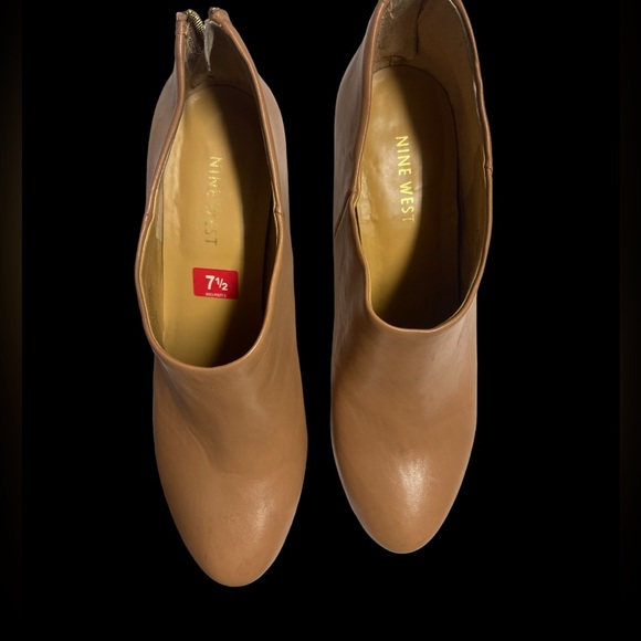 Nine West zipperback heeled booties - Picture 2 of 7